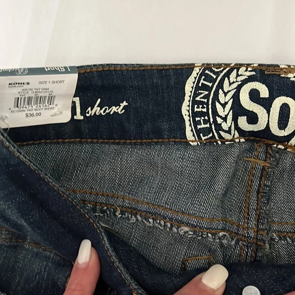 SO NWT boot cut jeans size 26 waist (1) - Picture 2 of 9